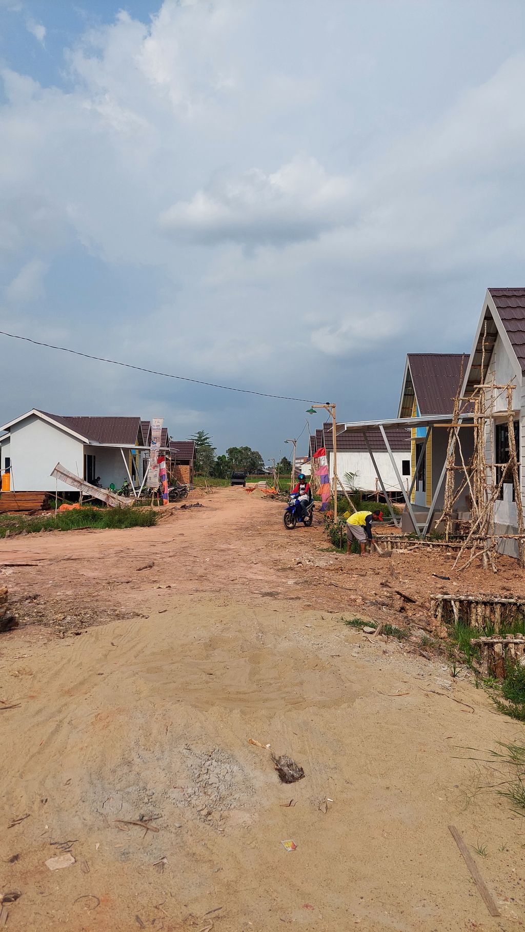 foto posisi tengah perumahan CLUSTER HAJI RUKANSYAH