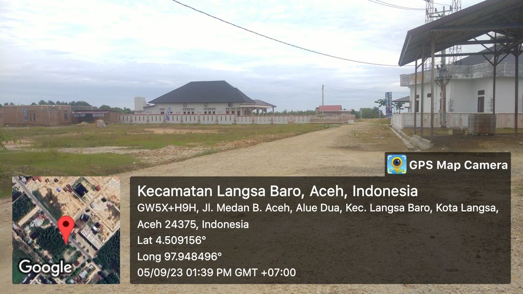 foto gerbang perumahan CENTER HOUSE 9