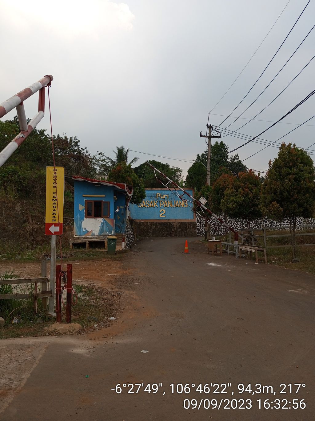 foto gerbang perumahan PURI SASAK PANJANG 2