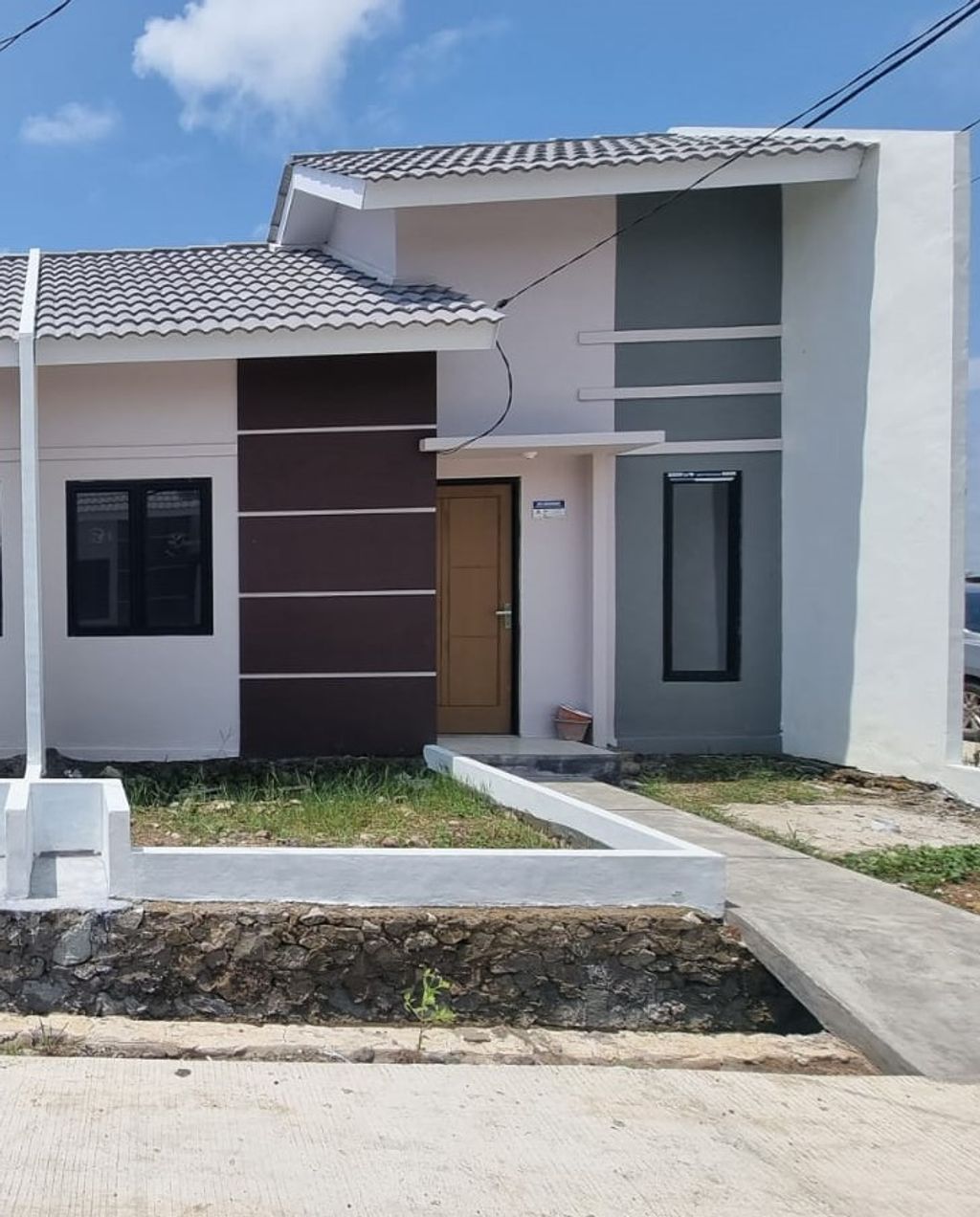 foto tampak rumah tipe LB33 LT60 2023 perumahan Puri Indah Kasemen