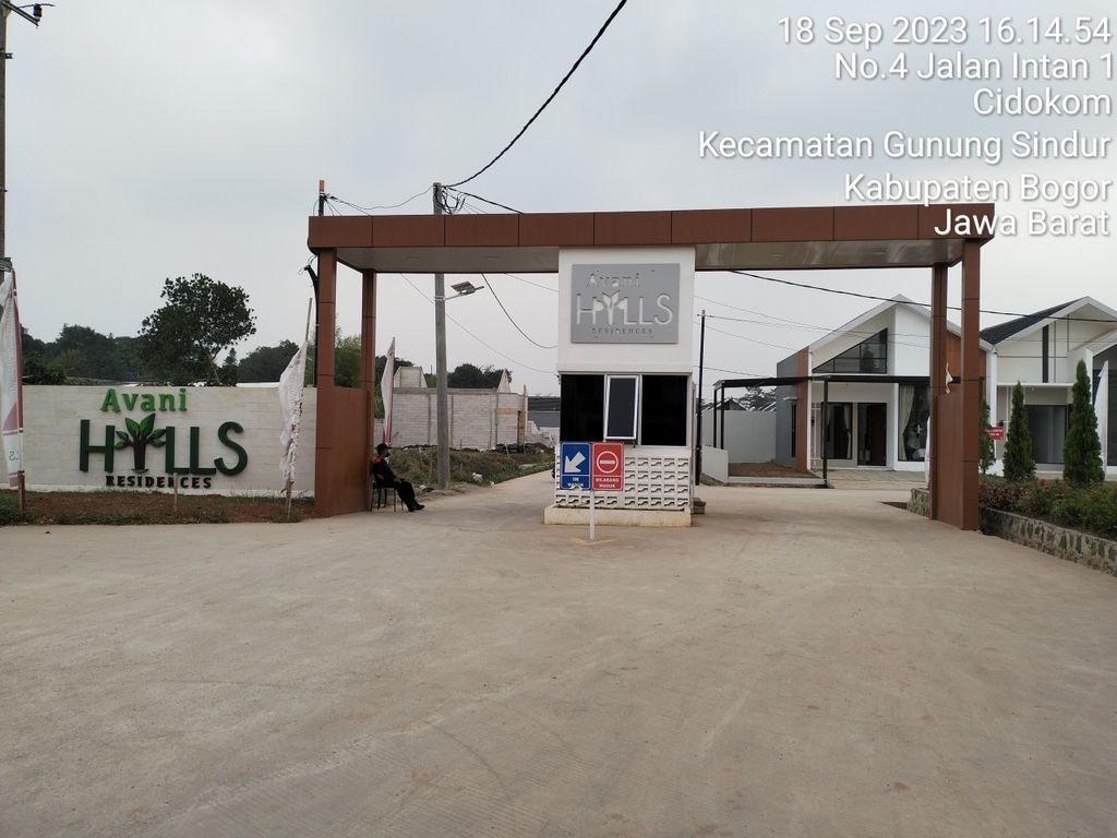 foto gerbang perumahan AVANI HILLS RESIDENCES