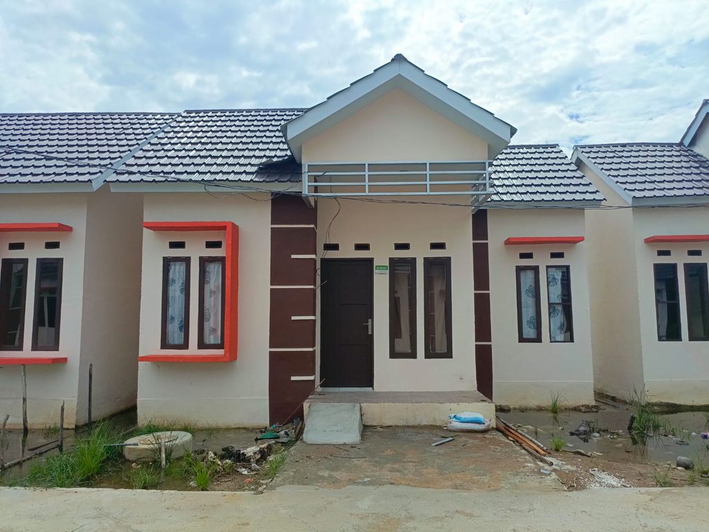 foto tampak rumah tipe 36 perumahan MEGA GRAHA'