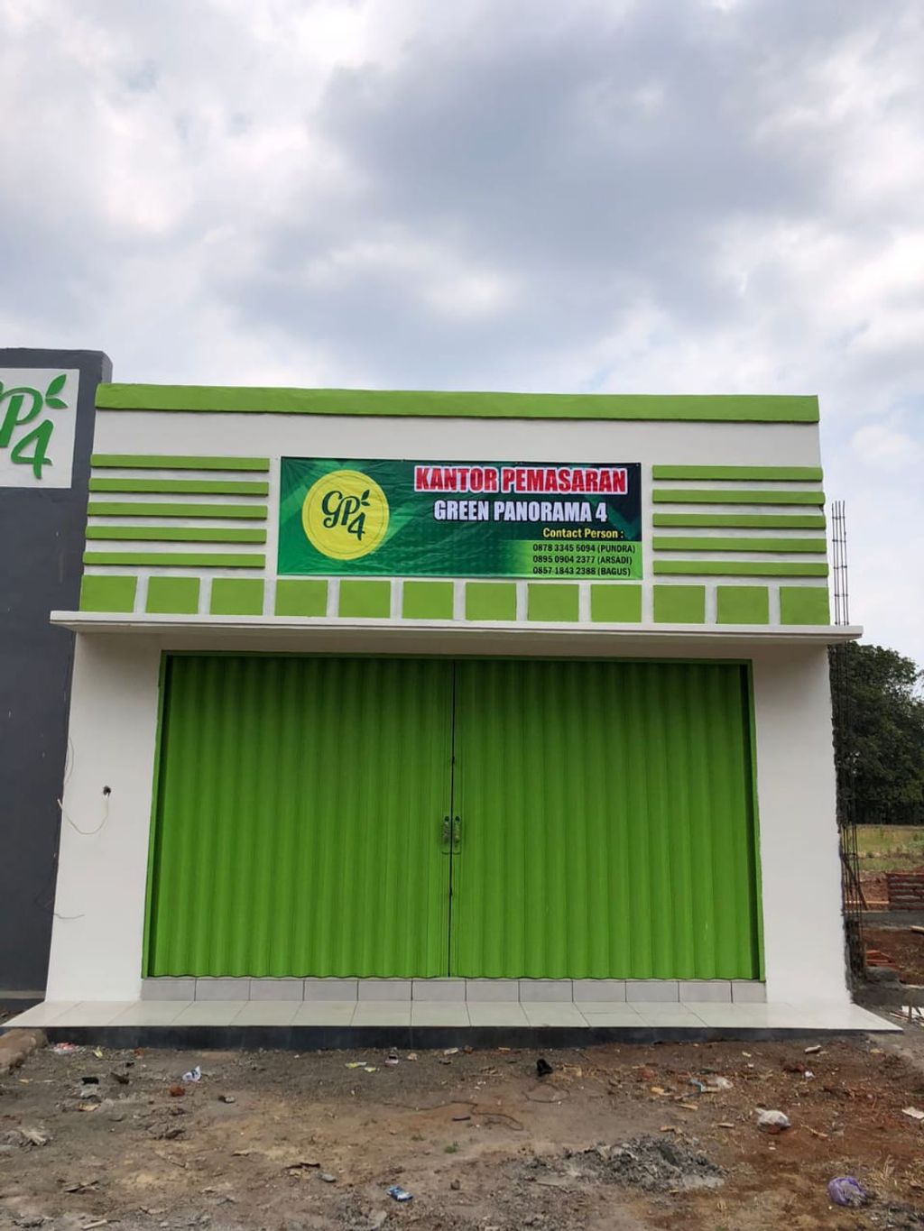 foto tampak rumah tipe RUKO perumahan GREEN PANORAMA 04