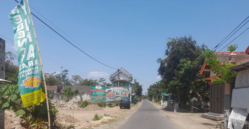 foto gerbang perumahan YURA REGENCY KRAS