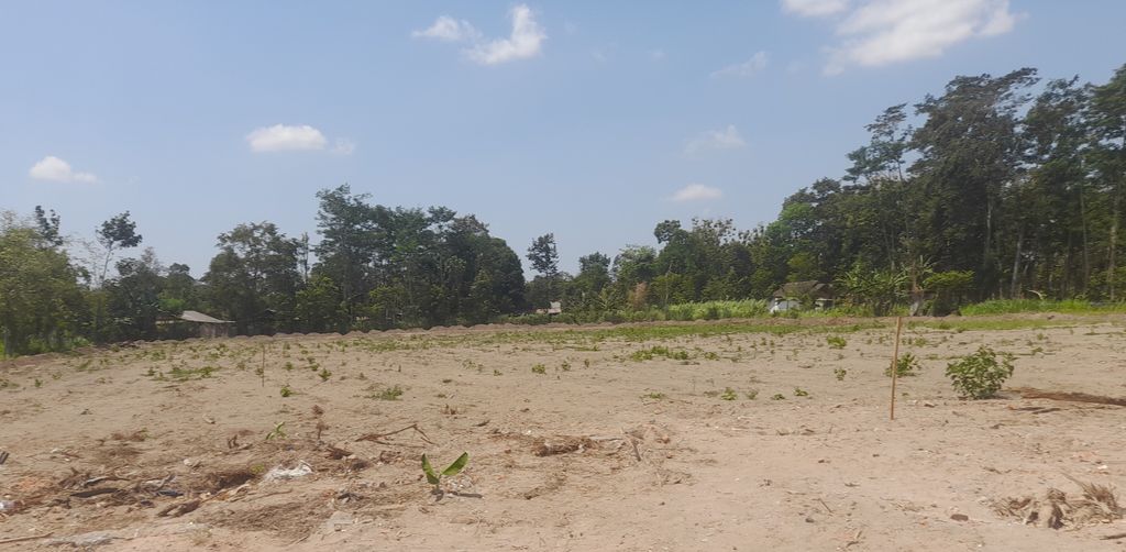foto posisi tengah perumahan YURA REGENCY KRAS