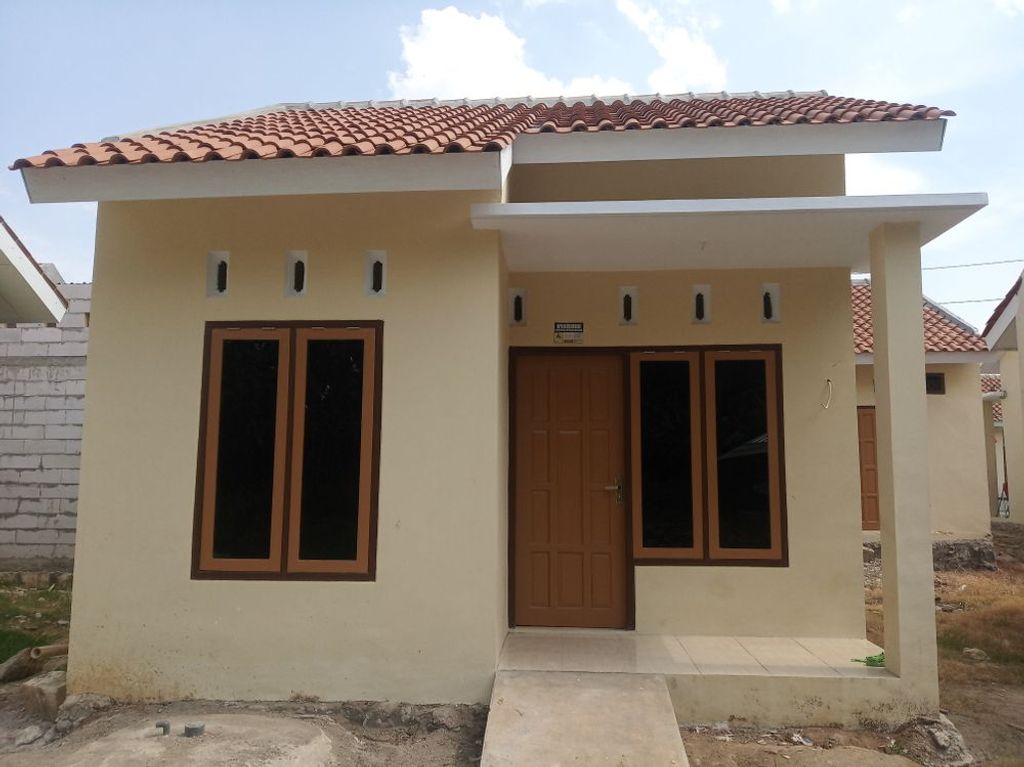 foto tampak rumah tipe 22/80 perumahan Griya Sekar Asri 2