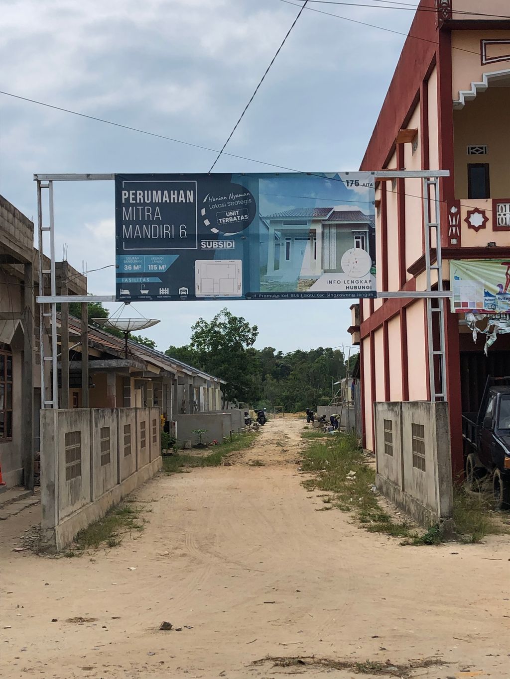 foto gerbang perumahan MITRA MANDIRI 6