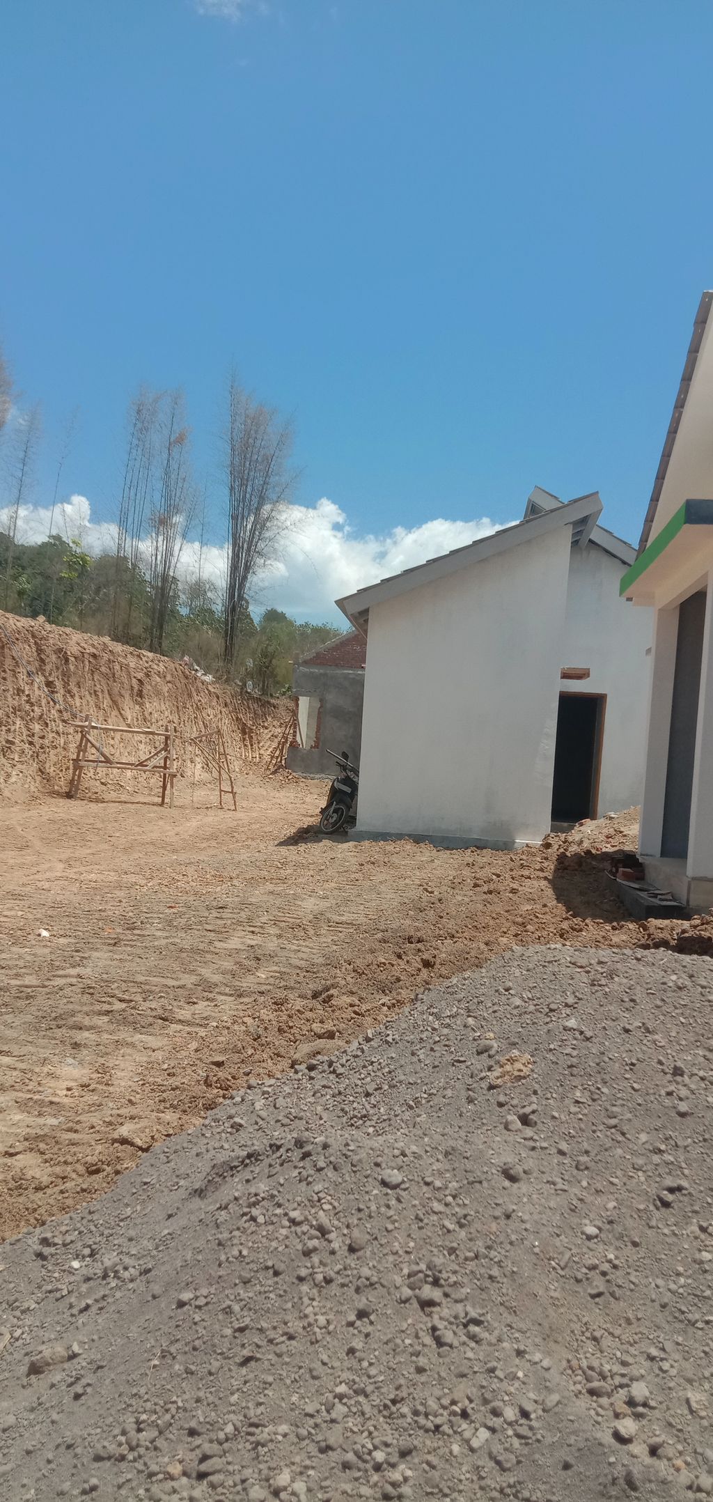 foto posisi tengah perumahan Graha Villa Embun