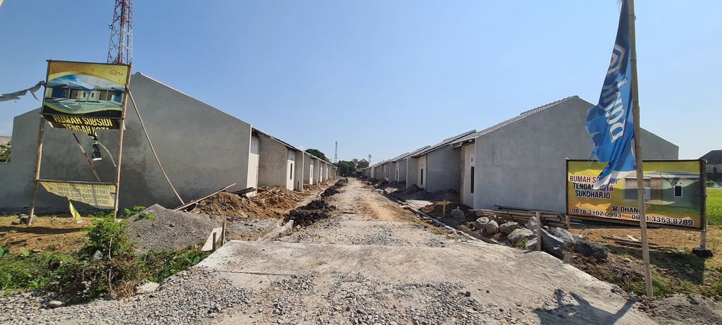 foto gerbang perumahan HOME JOHO