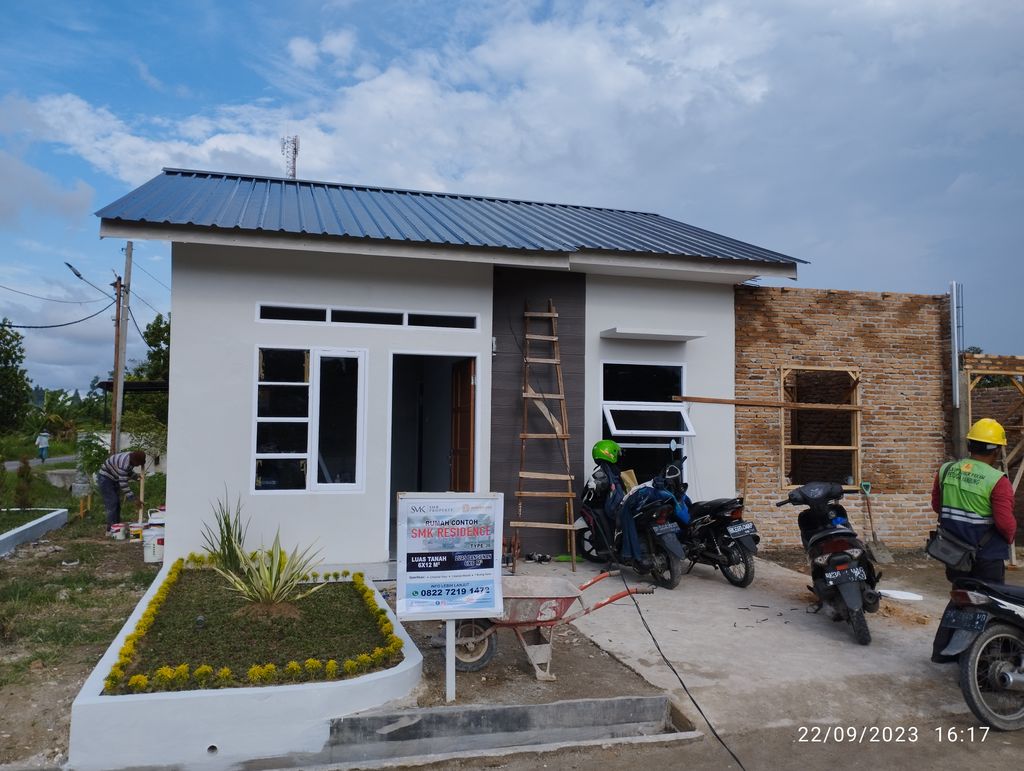 foto contoh rumah perumahan SMK Residence