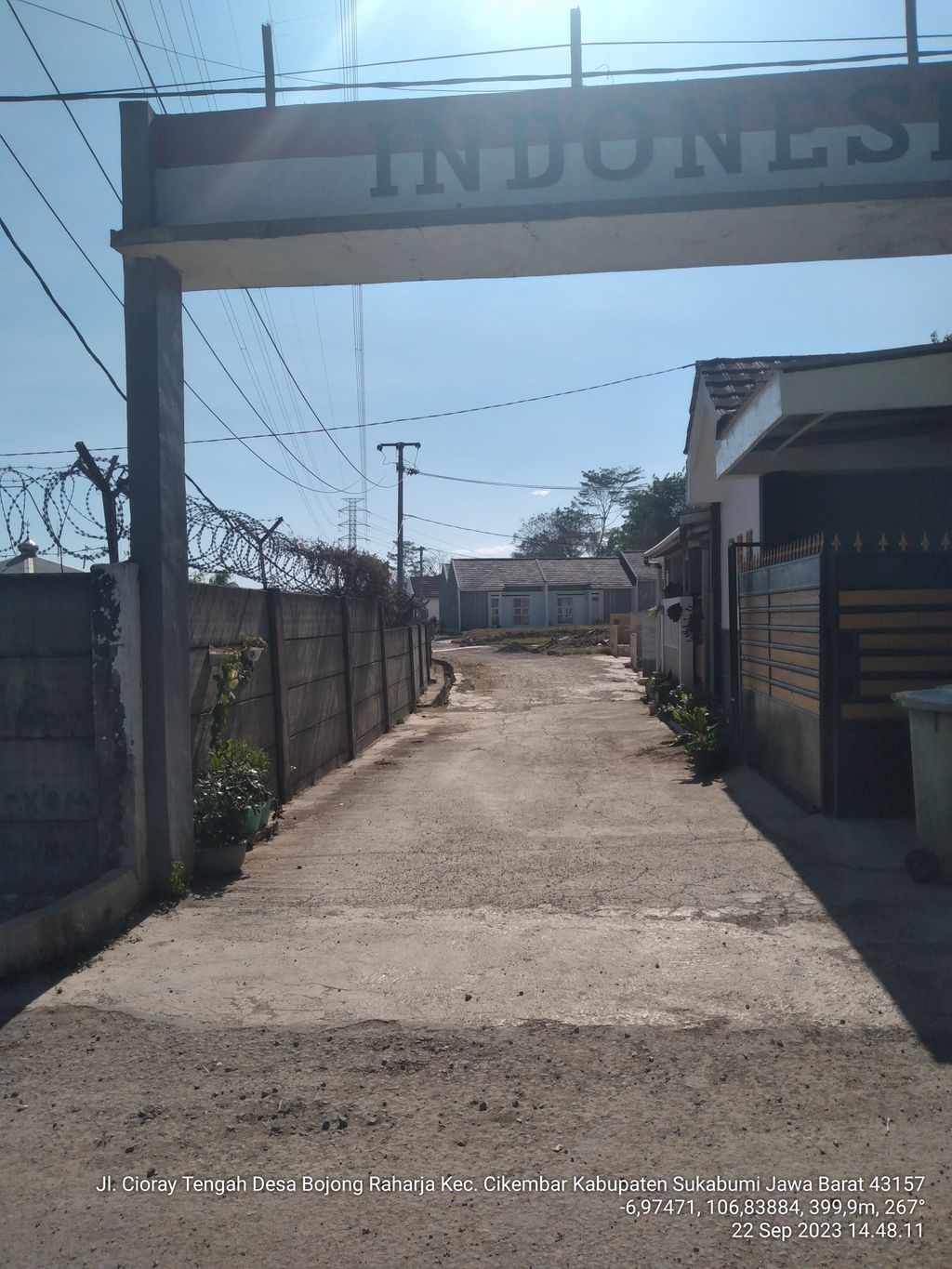 foto gerbang perumahan ALLESHA RESIDANCE