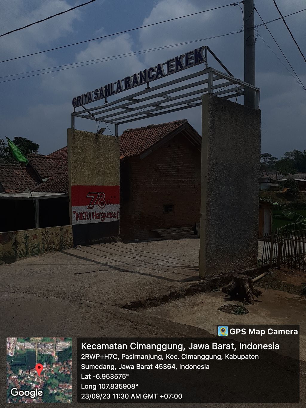 foto gerbang perumahan perumahan griya sahla rancaekek