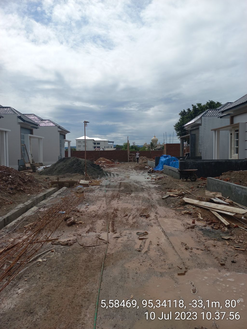 foto posisi tengah perumahan MEDINA RESIDENCE 4.1