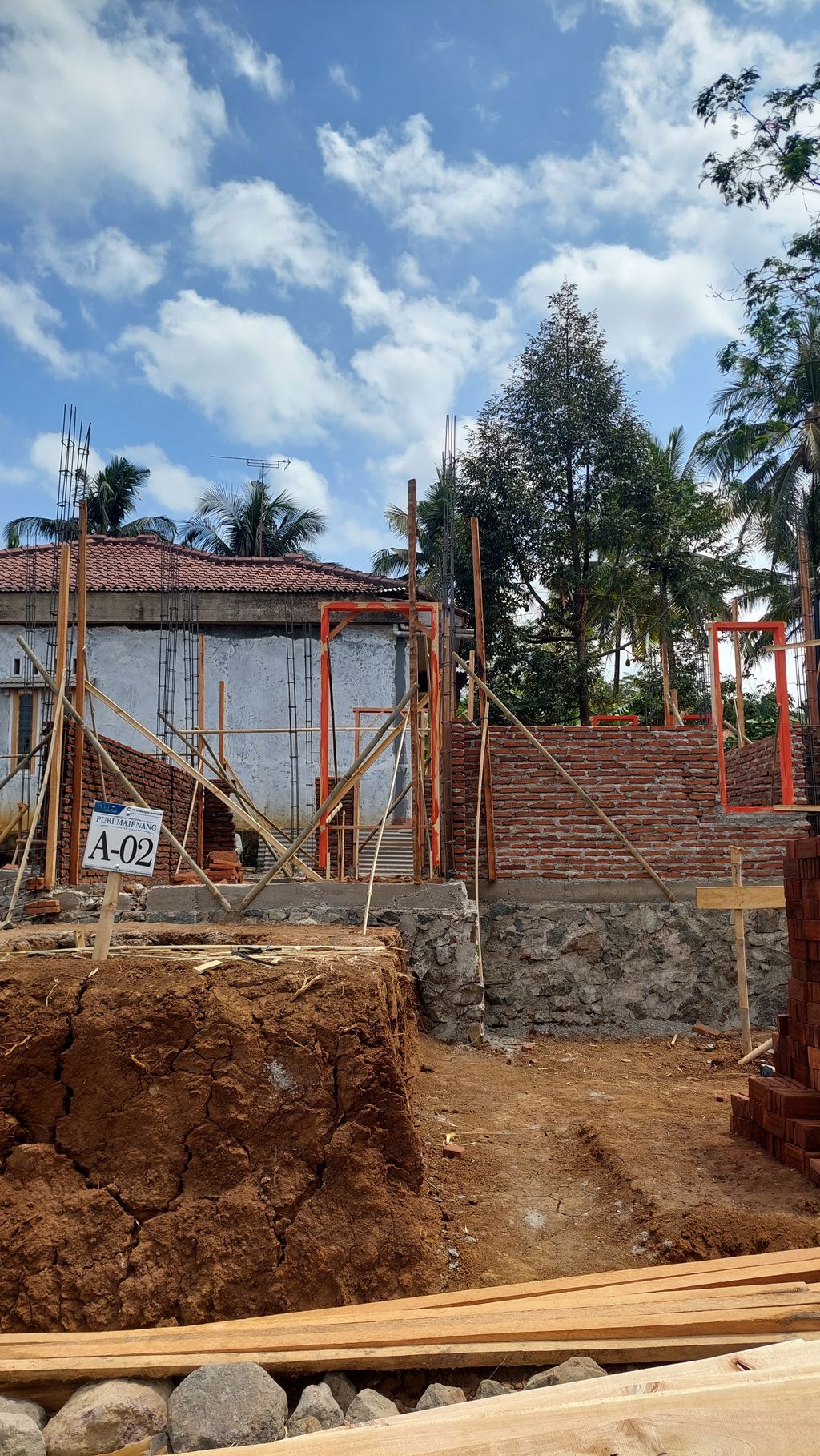 foto contoh rumah perumahan Puri Majenang