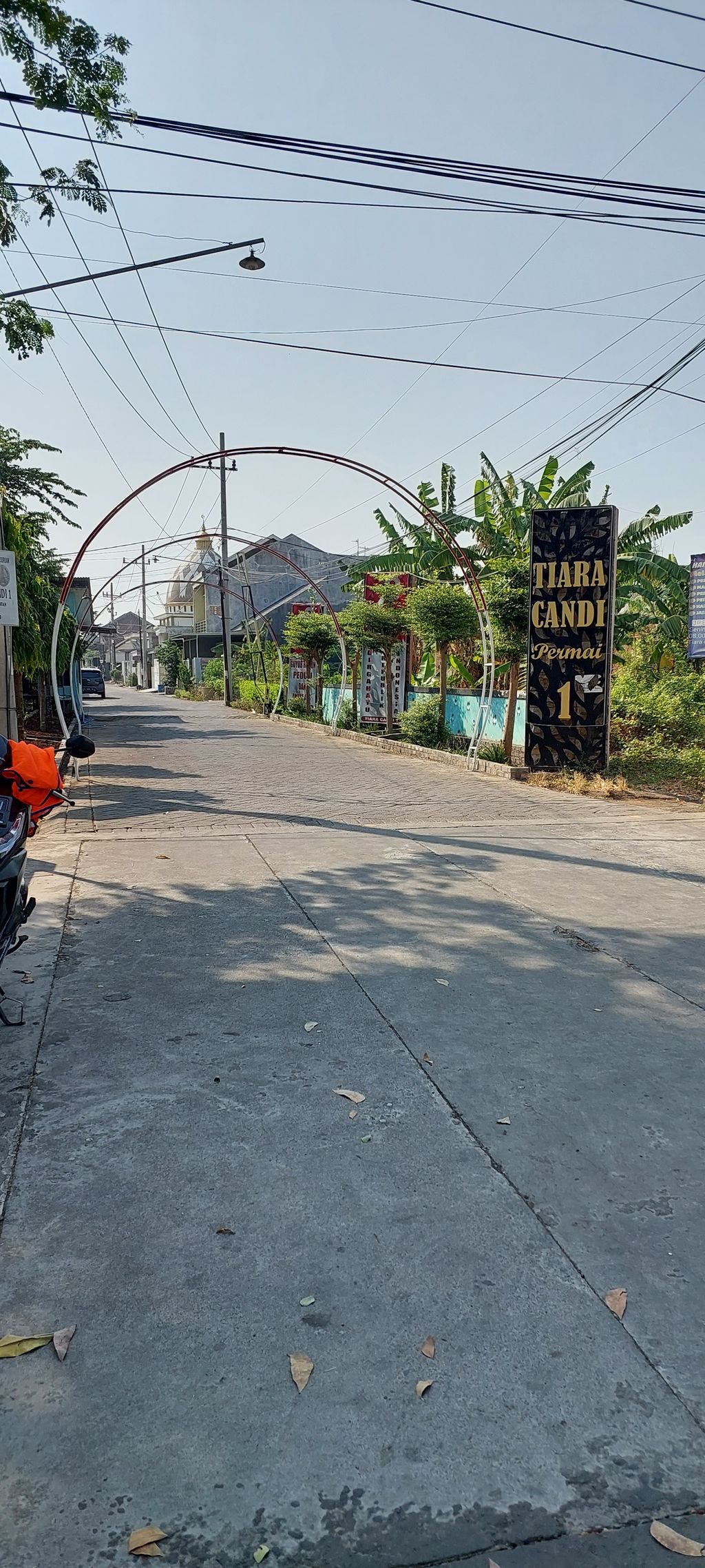 foto gerbang perumahan TIARA CANDI PERMAI