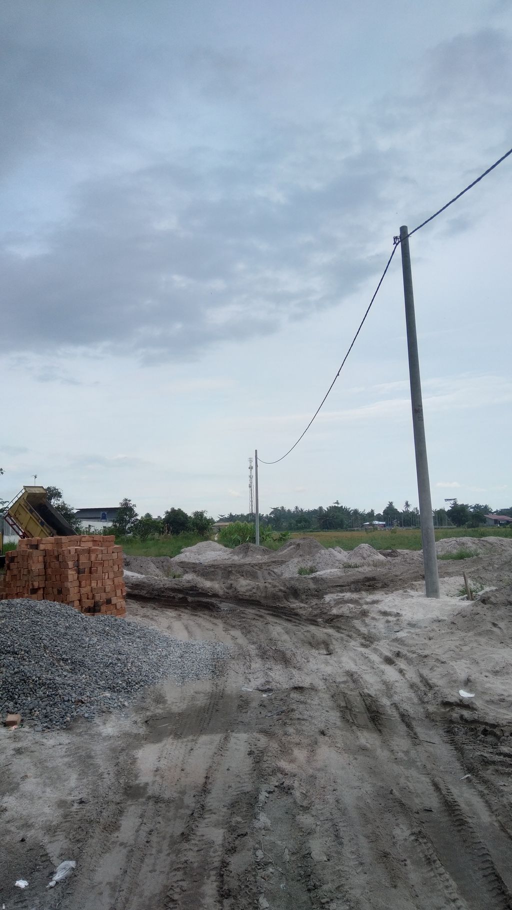 foto posisi tengah perumahan PERUMAHAN PERMATA TITI PAYUNG