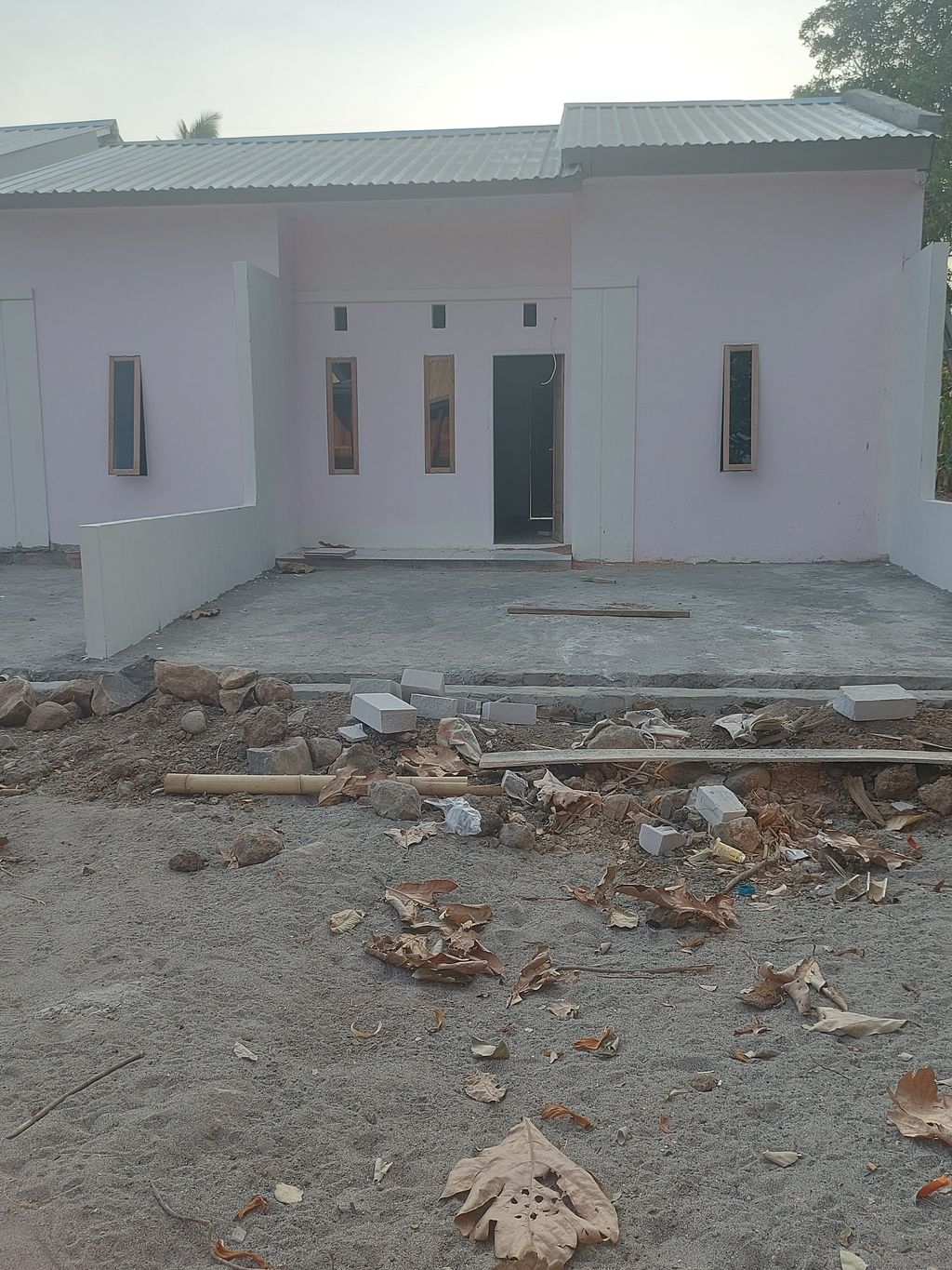 foto tampak rumah tipe 36/81 perumahan ATHA RESIDENCE