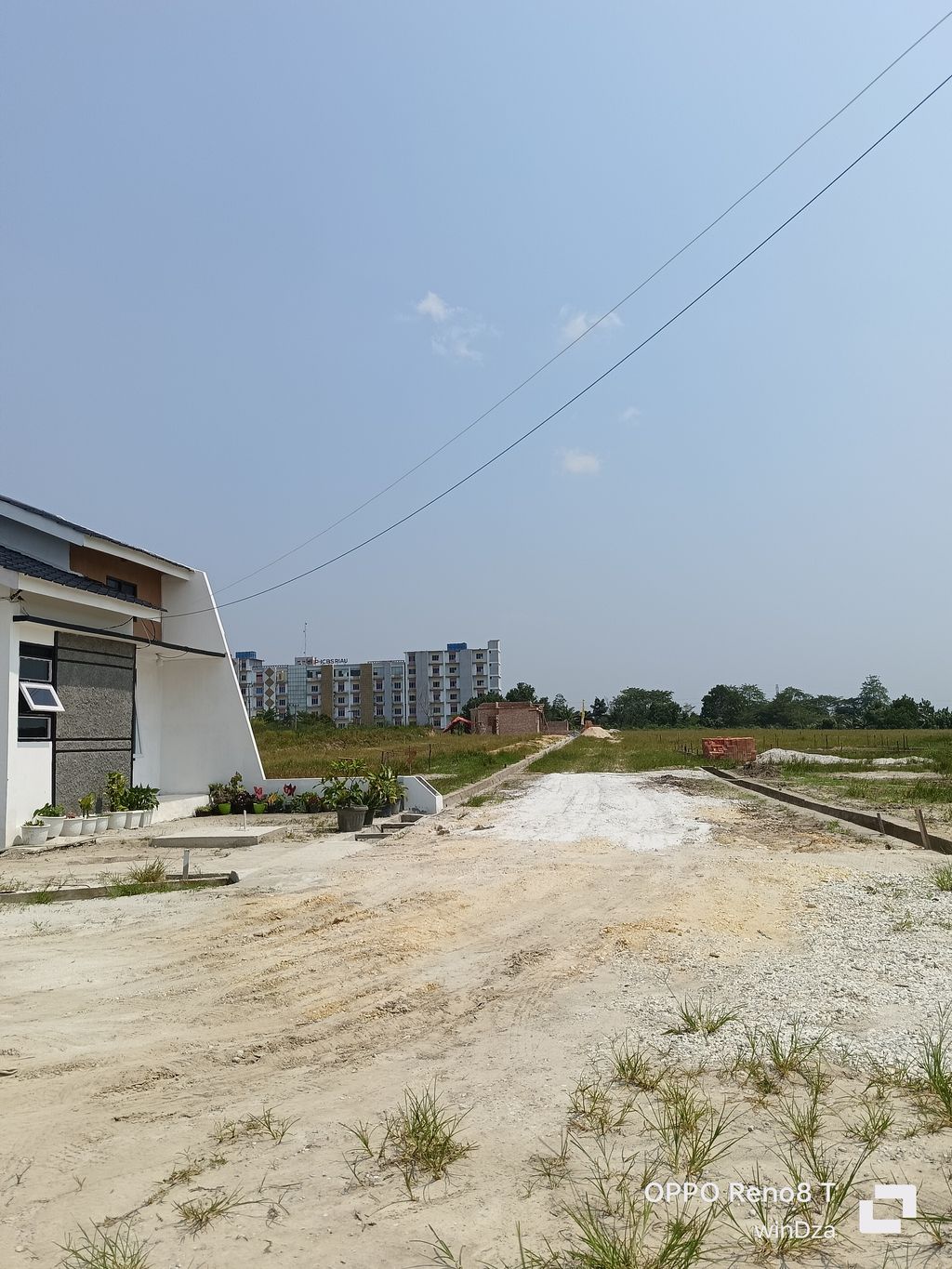foto posisi tengah perumahan REZA TOWNHOUSE