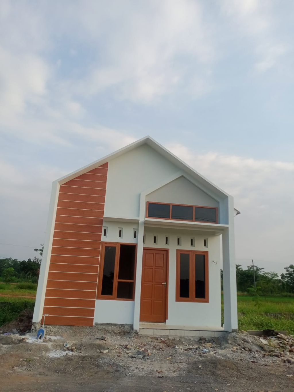foto tampak rumah tipe 30 perumahan GRAHA ARJEDA 2 SOKODUWET