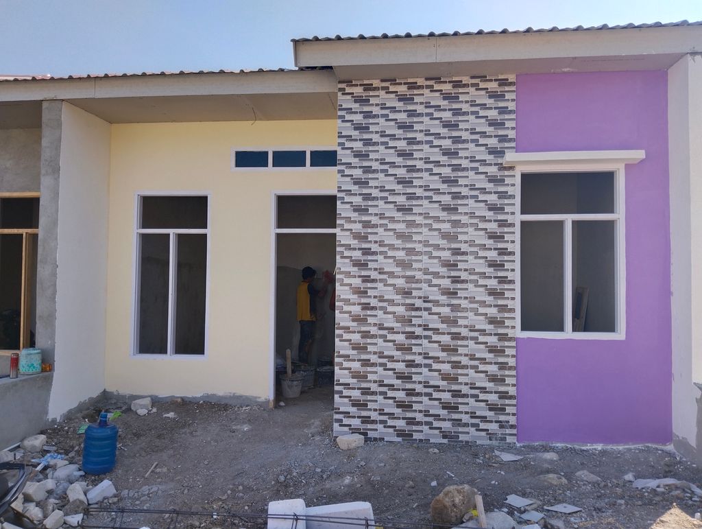 foto contoh rumah perumahan Graha D'Nailah Lamajakka