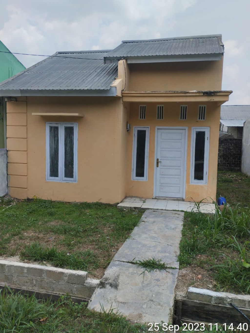 foto tampak rumah tipe RUMAH SUBSIDI perumahan PERUMAHAN INDO RAYA PERMAI