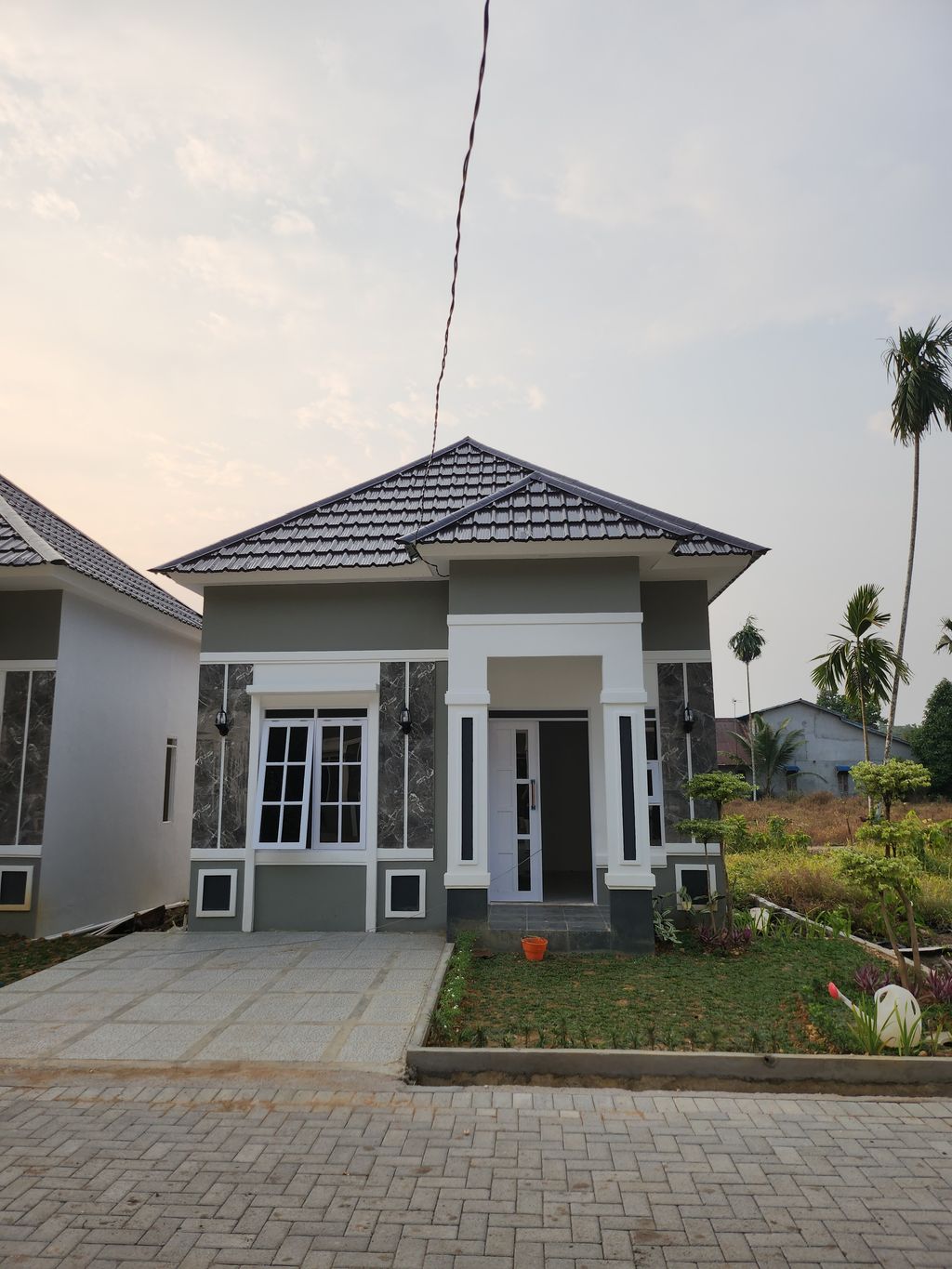 foto contoh rumah perumahan TIFFANY & LA 8