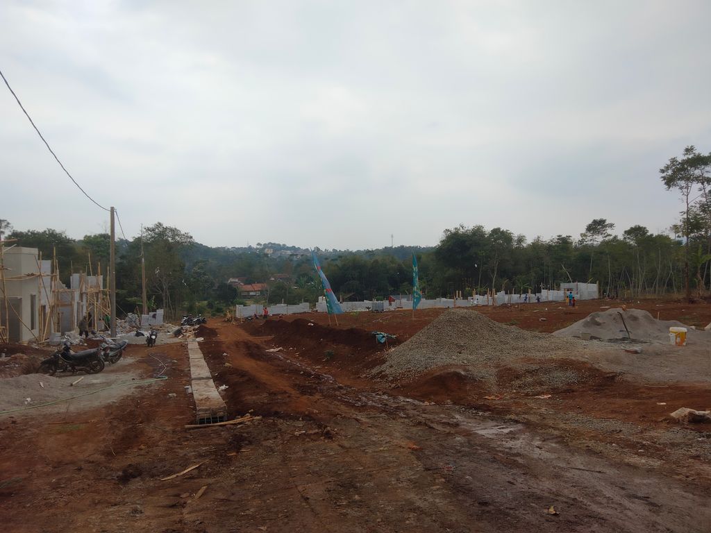 foto posisi tengah perumahan GRIYA JATINANGOR PERSADA