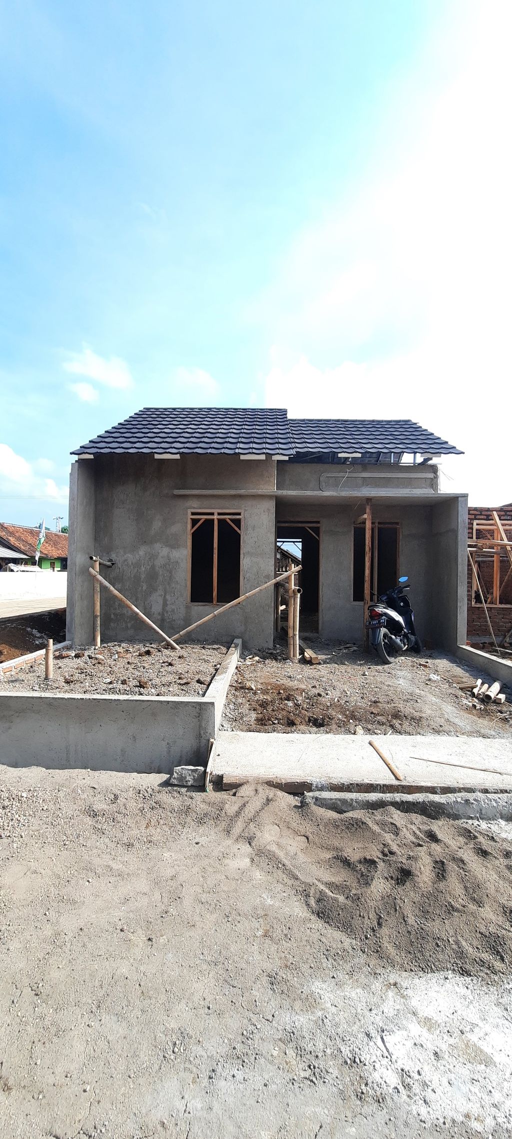 foto tampak rumah tipe 36/66 perumahan BSI CIGALONTANG