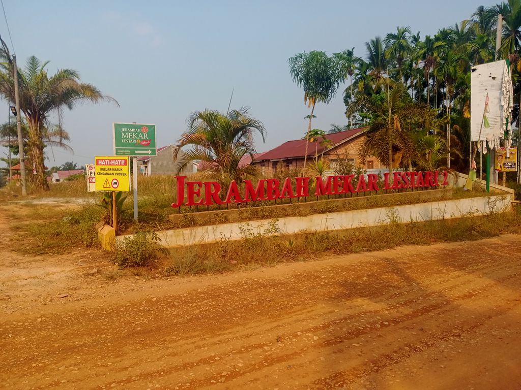 foto gerbang perumahan PERUMAHAN JERAMBAH MEKAR LESTARI 2
