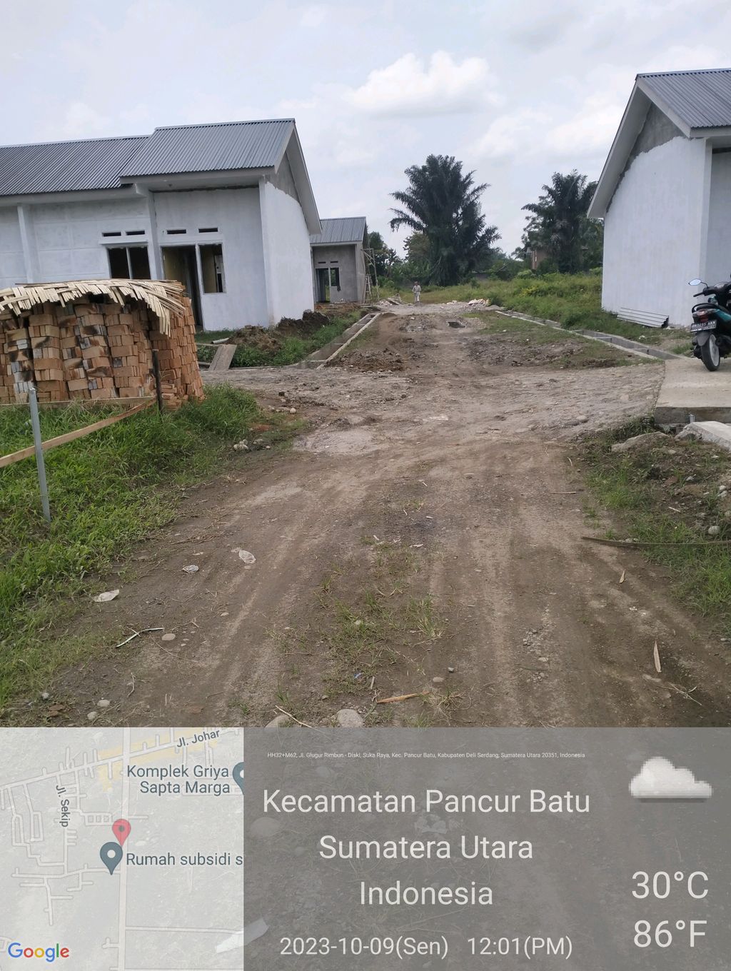 foto posisi tengah perumahan GRIYA DUKU MENCIRIM