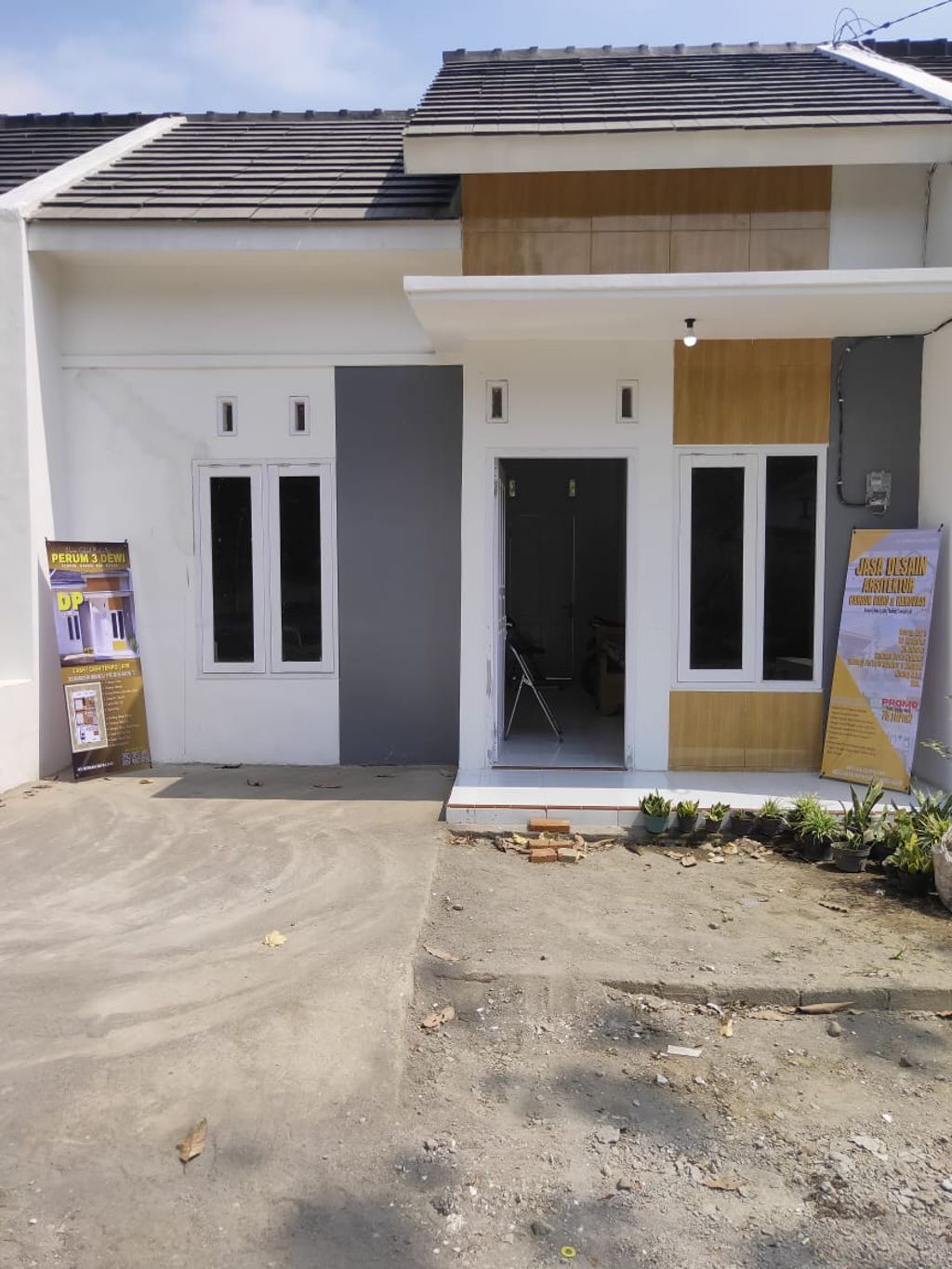 foto tampak rumah tipe 36/66 perumahan PERUM 3 DEWI