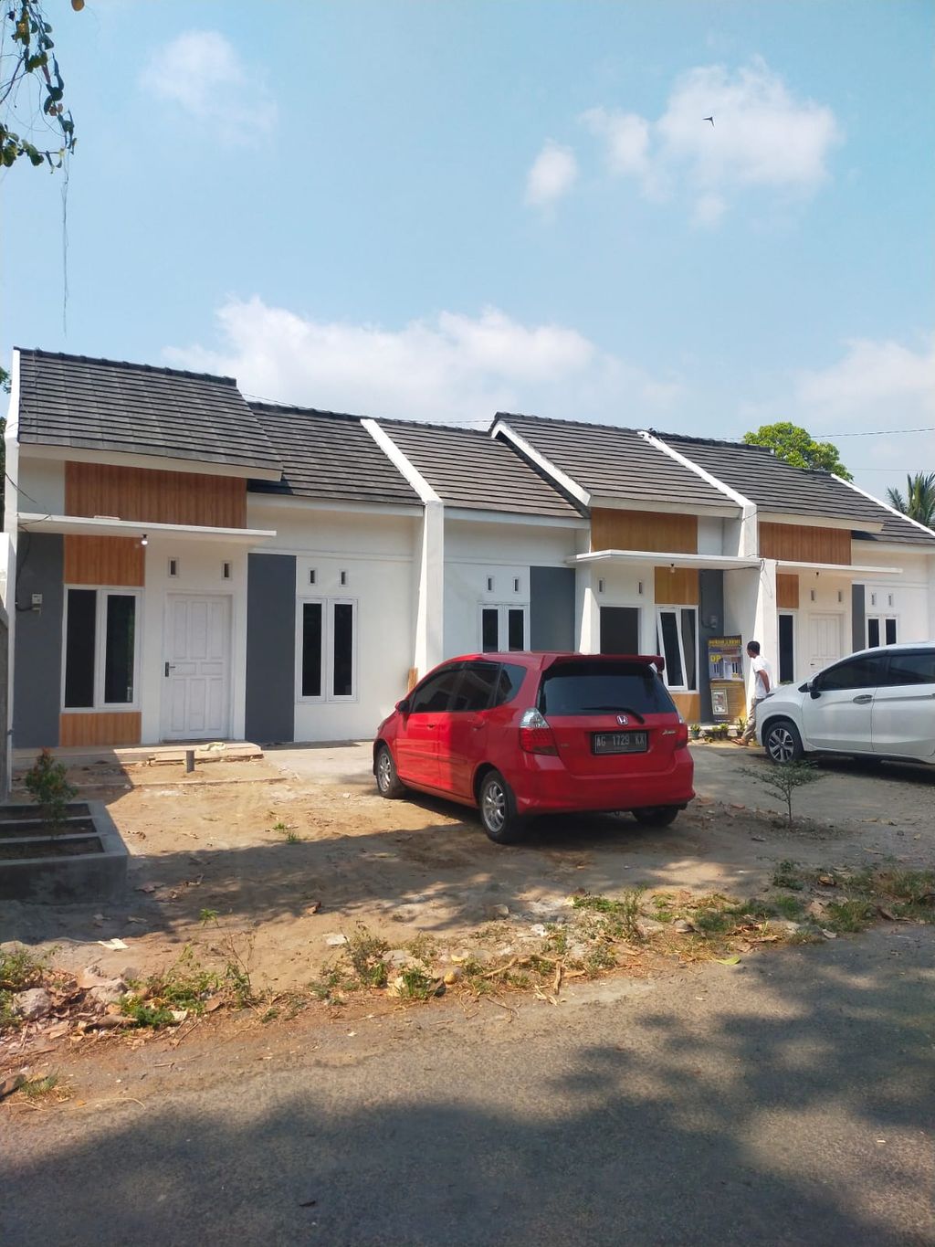 foto tampak rumah tipe 36/72 perumahan PERUM 3 DEWI