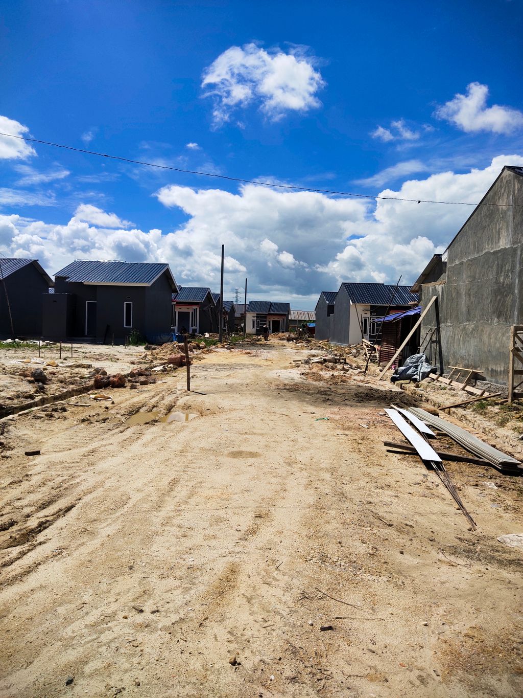 foto gerbang perumahan PERUMAHAN BUMI ARUM RESIDENCE TAHAP II