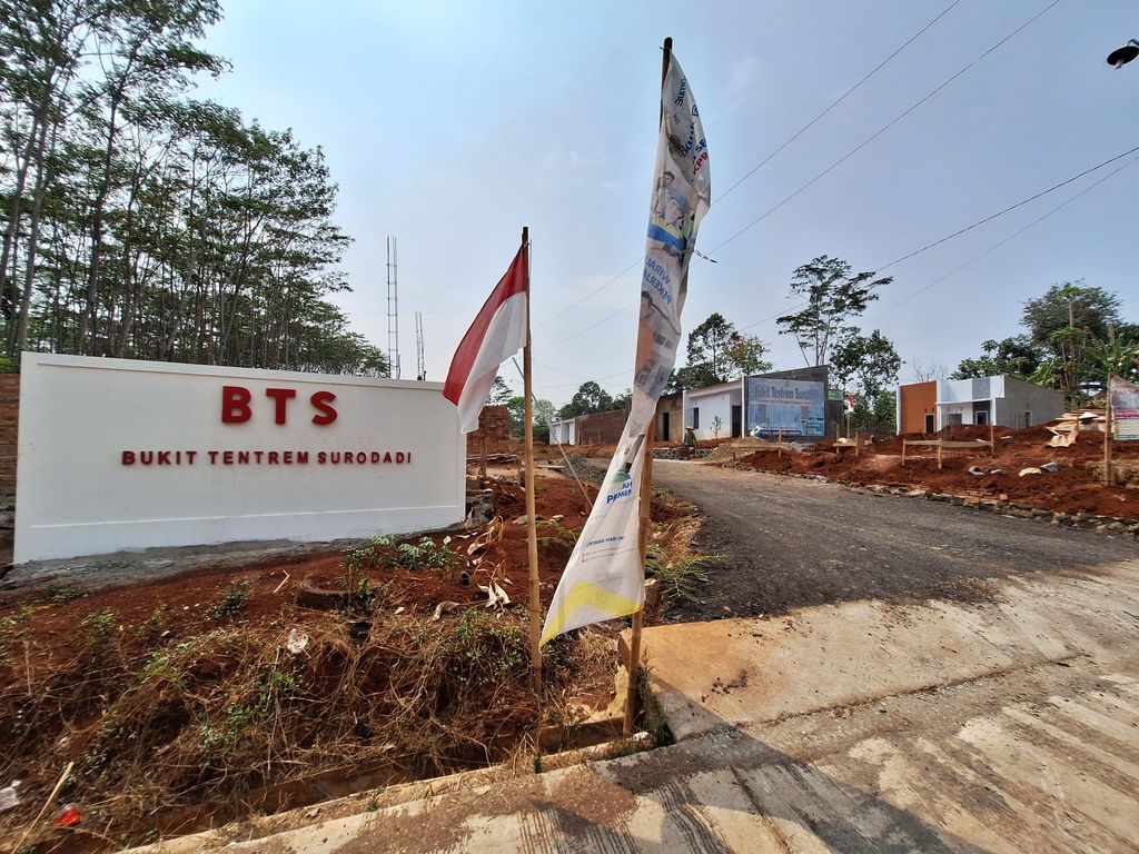 foto gerbang perumahan PERUM BTS
