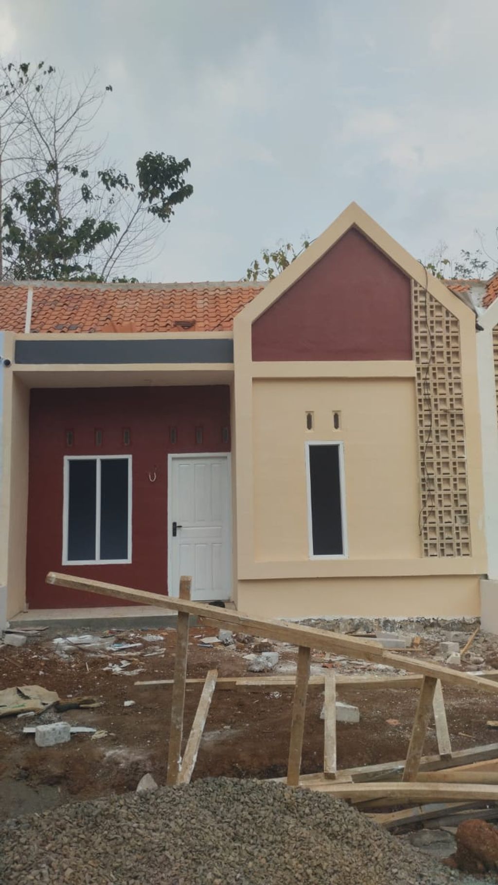 foto tampak rumah tipe 30 perumahan ST@IN RESIDENCE TANJUNGSARI 2