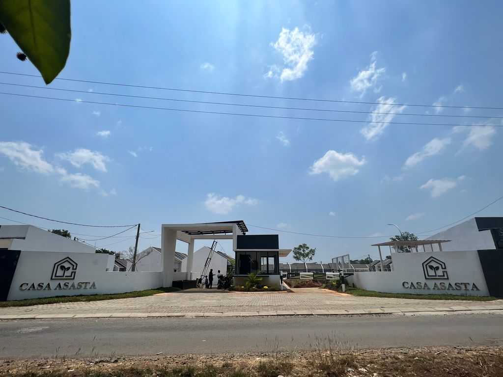 foto gerbang perumahan Casa Asasta