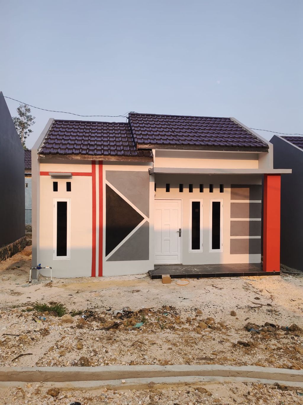 foto tampak rumah tipe 36 perumahan VHICEL SHONNA INDAH I