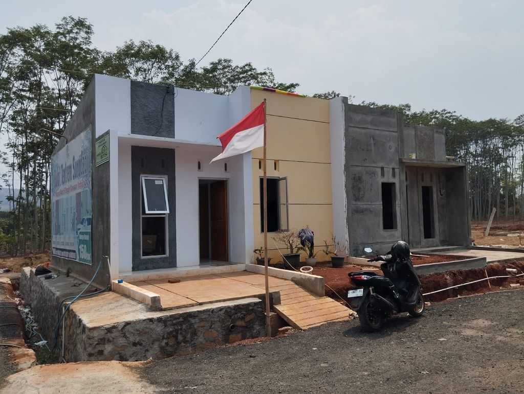 foto tampak rumah tipe 30/60 perumahan PERUM BTS