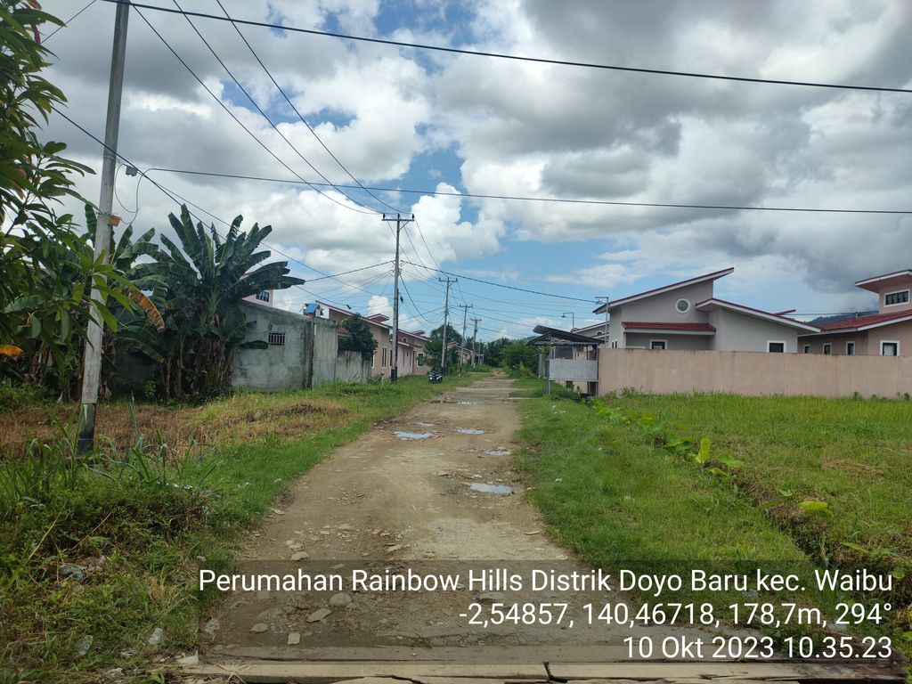 foto gerbang perumahan PERUMAHAN RAINBOW HILLS 1