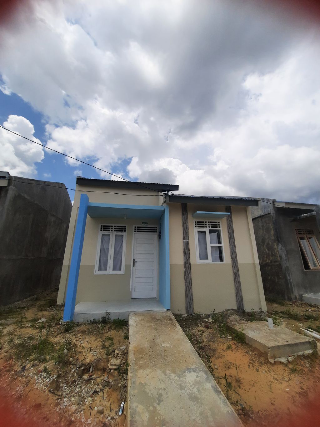 foto contoh rumah perumahan Mutiara Kencana 1