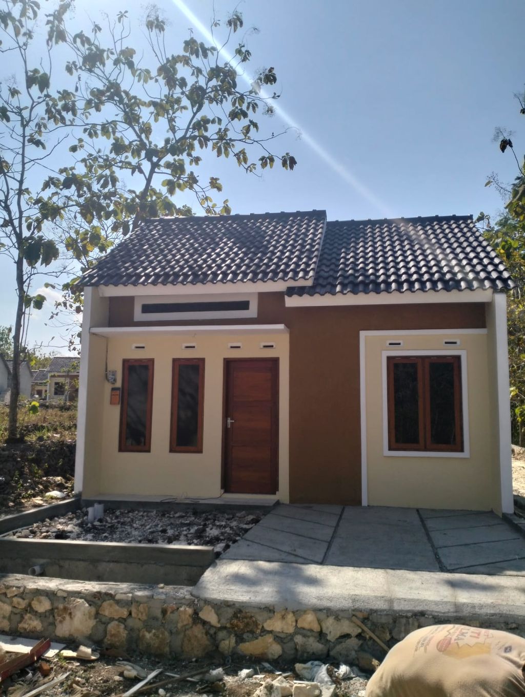 foto tampak rumah tipe 36 perumahan GRAHA AMTENAR