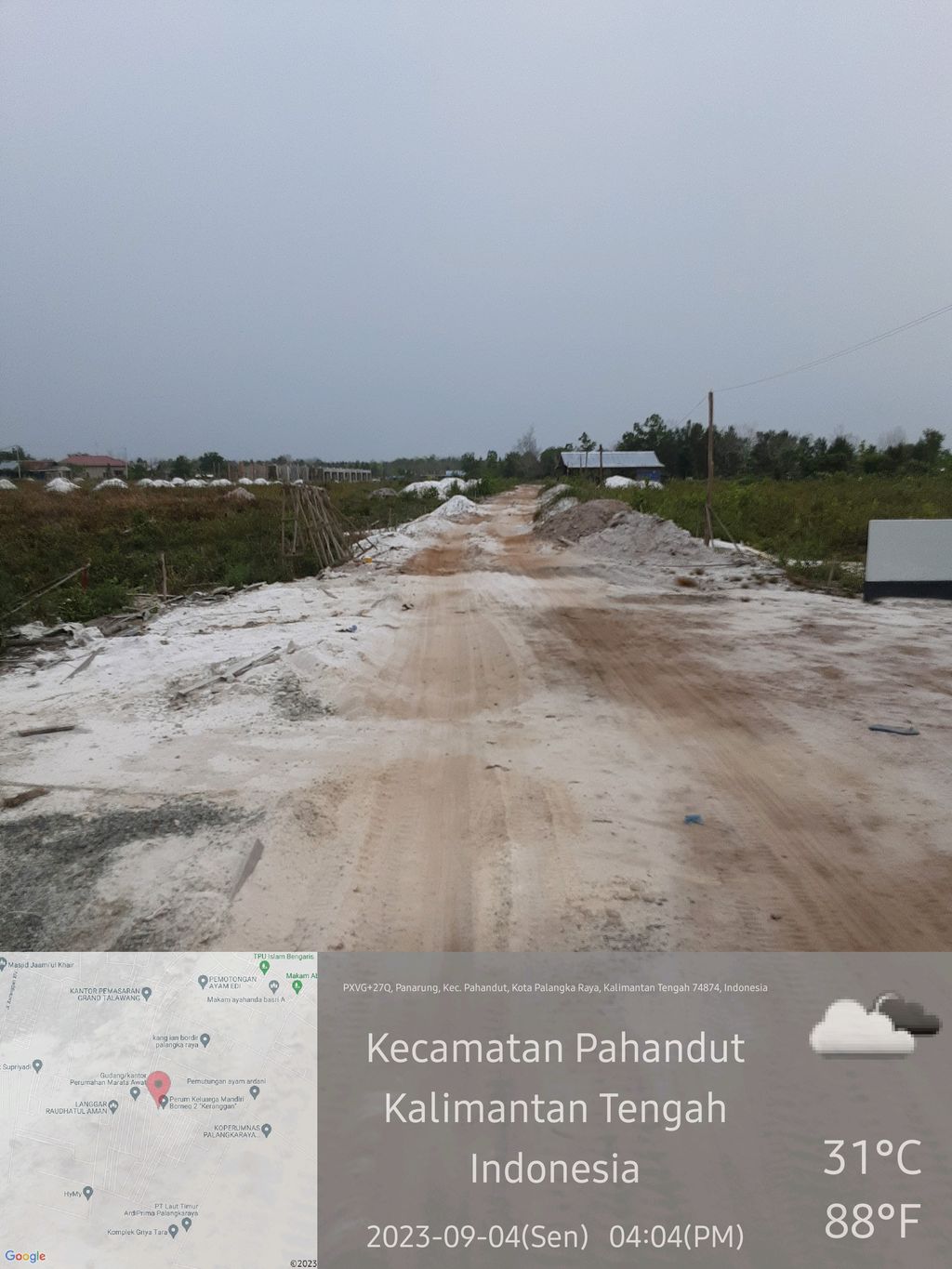 foto posisi tengah perumahan Perum Keluarga Mandiri Borneo 2