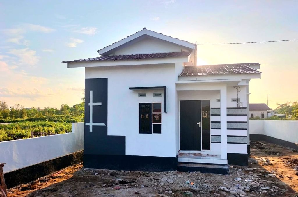 foto tampak rumah tipe 2 perumahan Perum Keluarga Mandiri Borneo 2
