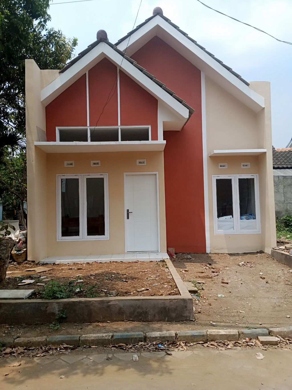 foto contoh rumah perumahan GRAHA TLOGOWARU KOTA