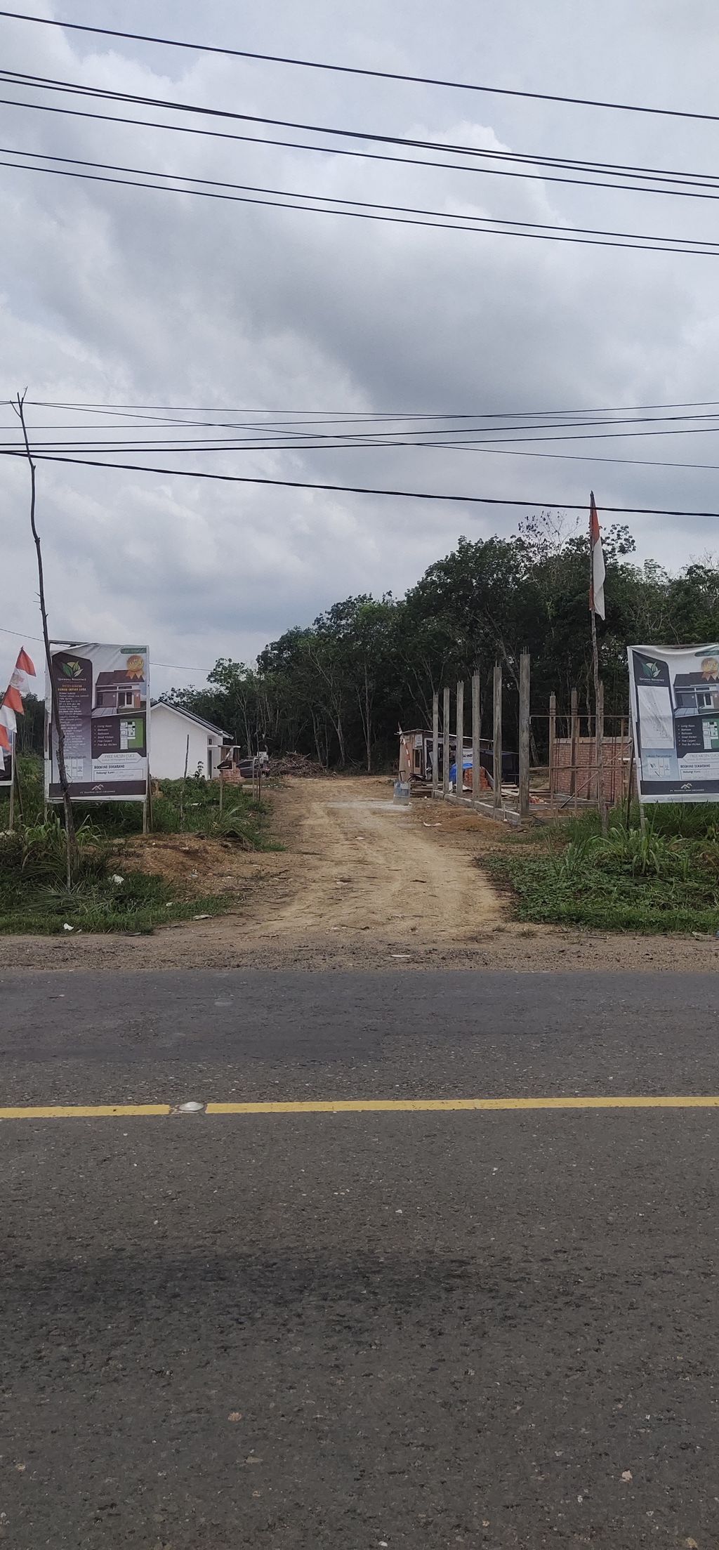 foto gerbang perumahan Quensha Residence