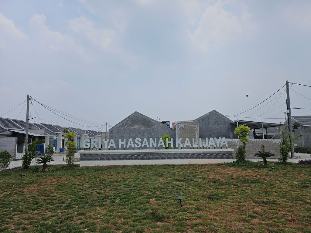 foto gerbang perumahan GRIYA HASANAH KALIJAYA II