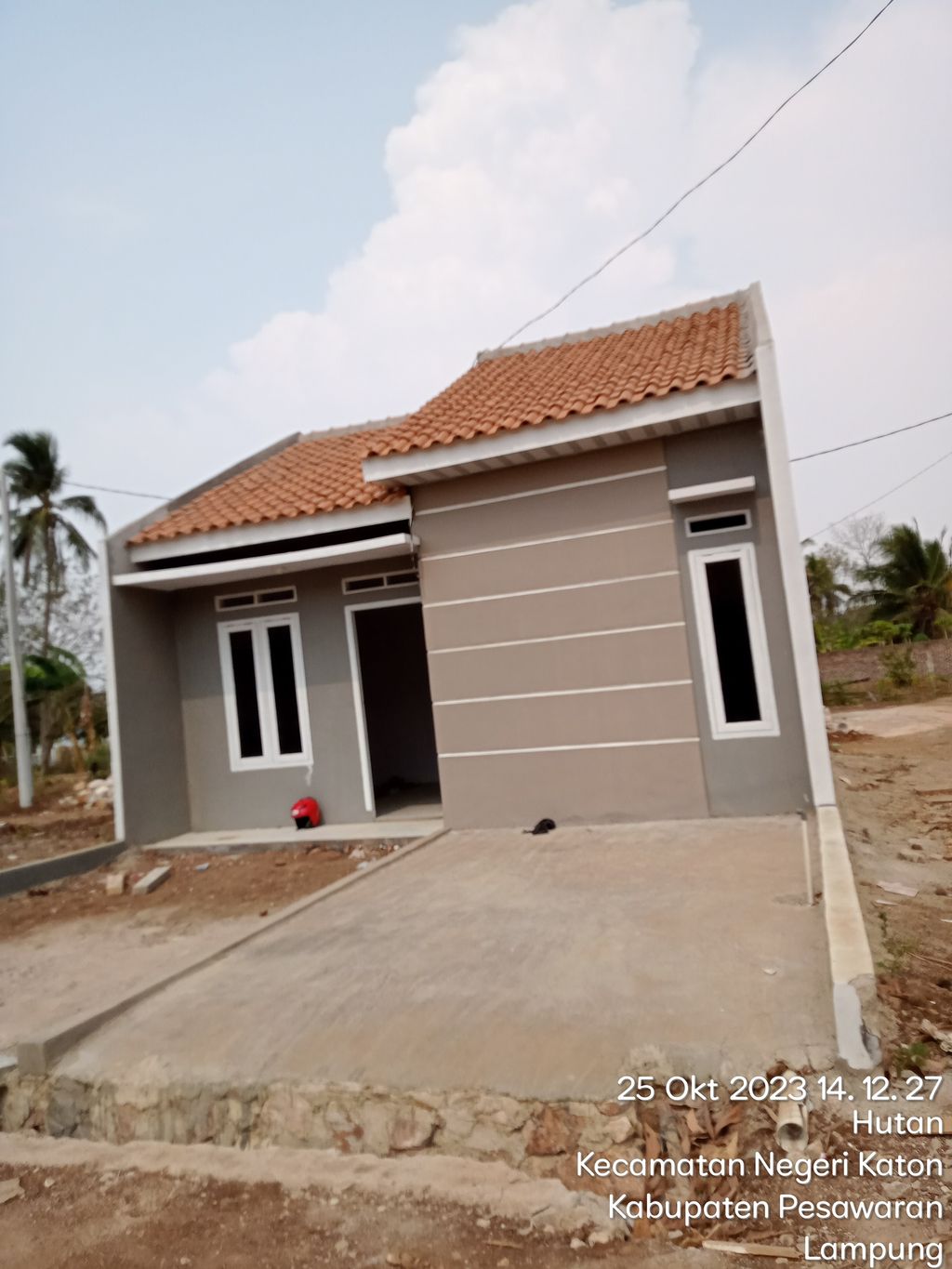foto contoh rumah perumahan Royal city residence