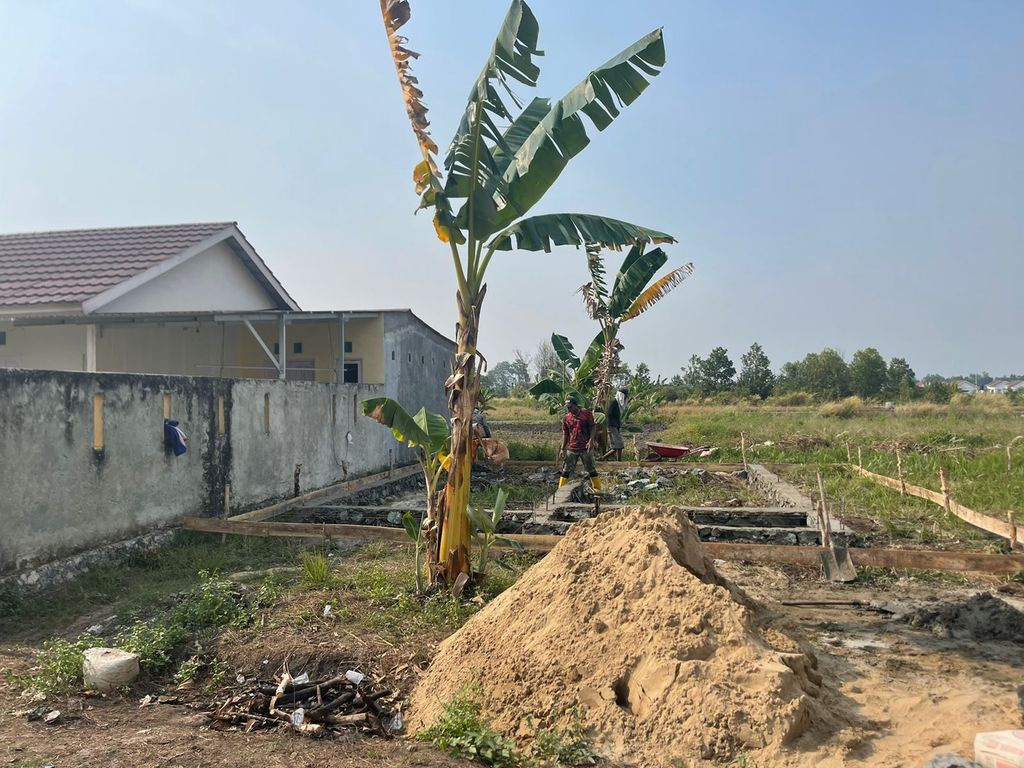 foto contoh rumah perumahan Pelita Golf Lestari