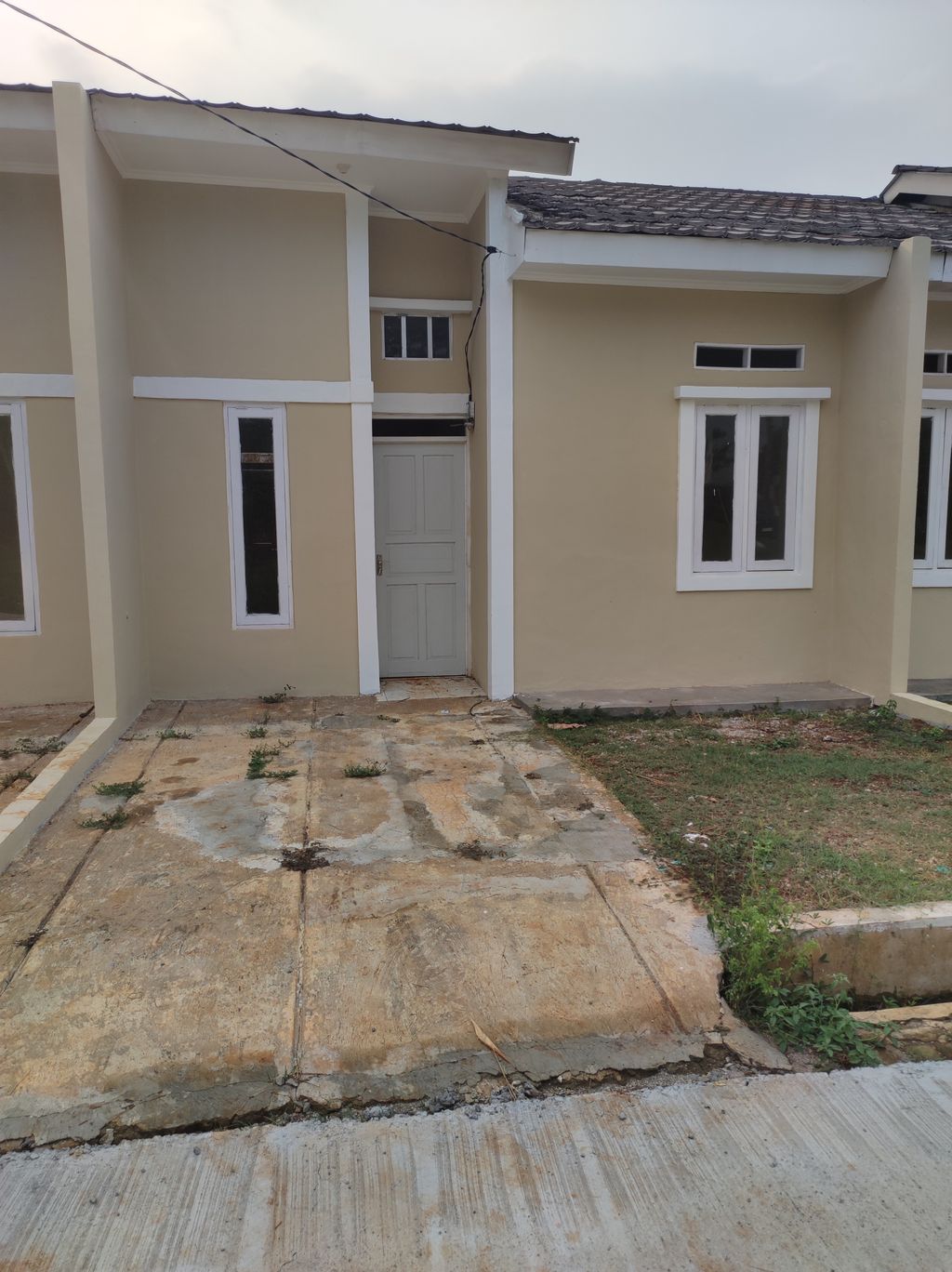 foto contoh rumah perumahan KAHURIPAN RESIDENCE