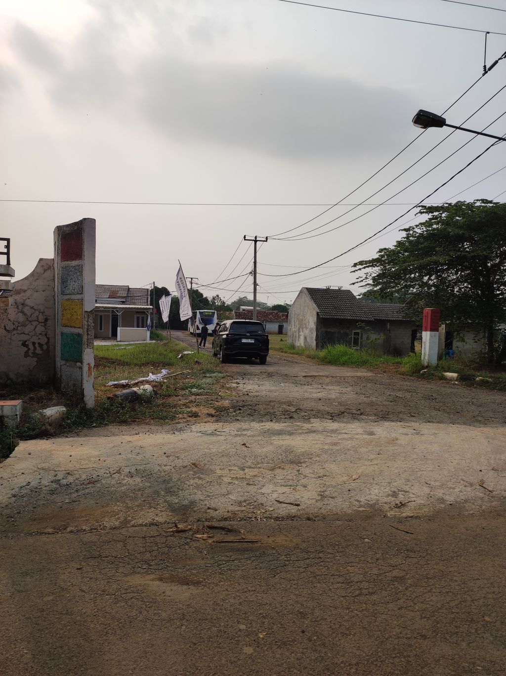 foto gerbang perumahan KAHURIPAN RESIDENCE